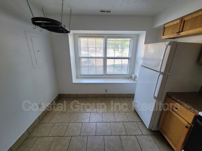Building Photo - 921 Wildwood Square Ct