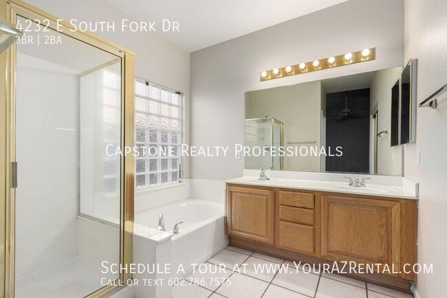 Building Photo - 4232 E South Fork Dr