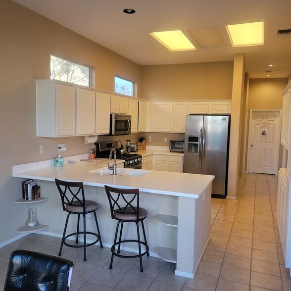 Building Photo - 78702 Platinum Dr