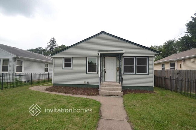 Building Photo - 4016 5th Ave S