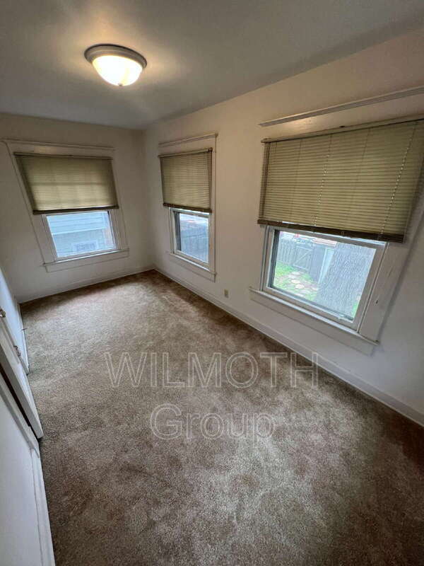 Building Photo - 5226 N College Ave