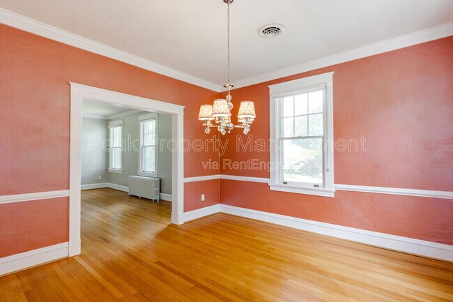 Building Photo - 1404 Wilmington Ave W