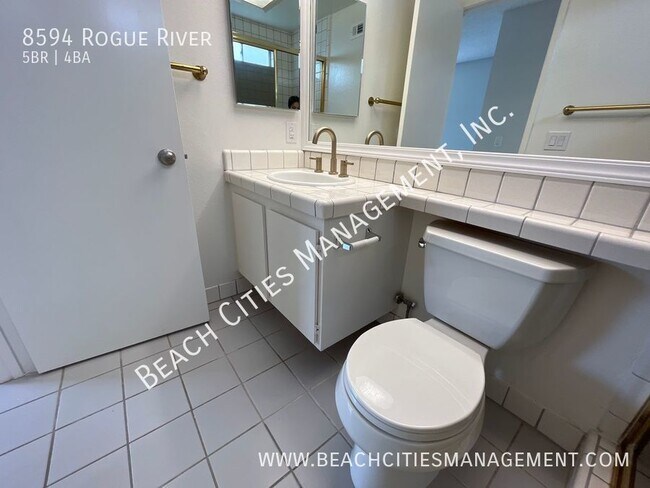 Building Photo - 8594 Rogue River Ave