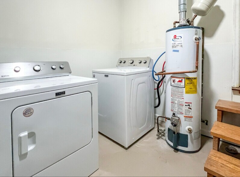 Building Photo - 4445 6th Ave S