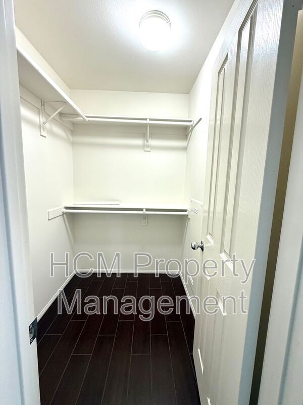 Building Photo - 74 Chantilly