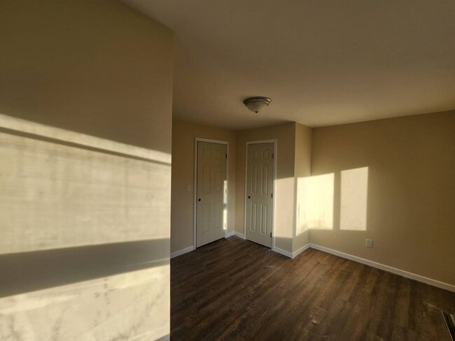 Building Photo - 24 Poplar Pl