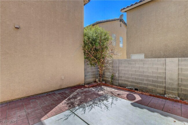 Building Photo - 1259 Black Cherry St