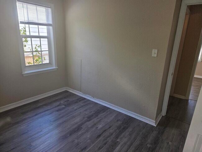 Building Photo - 3531 N Butler Ave