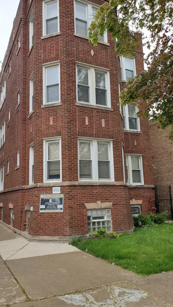 Primary Photo - 10812 S King Dr