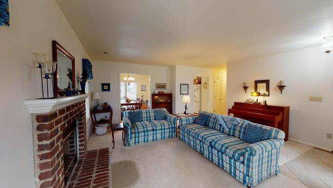 Building Photo - Short Term Furnished House