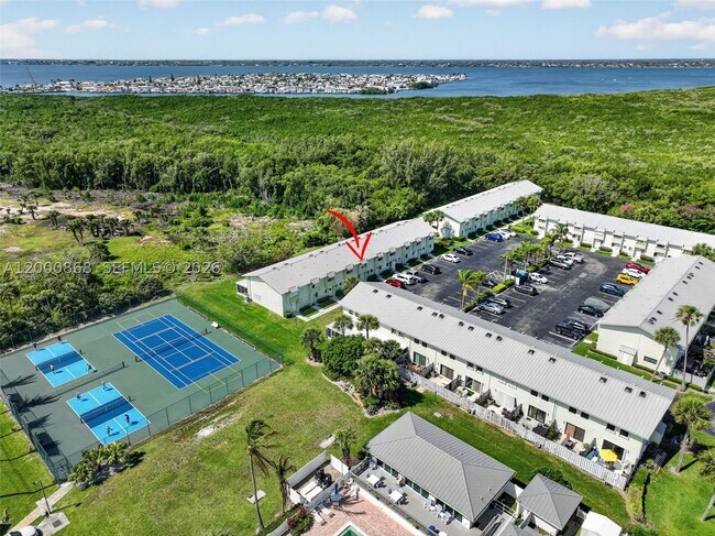 Building Photo - 9425 S Ocean Dr