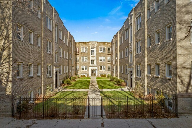 Building Photo - 1932 W Winona St