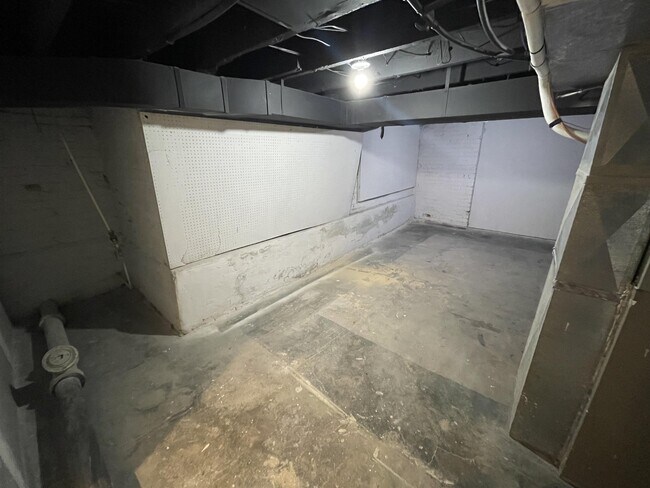 Building Photo - 778 S 400 E