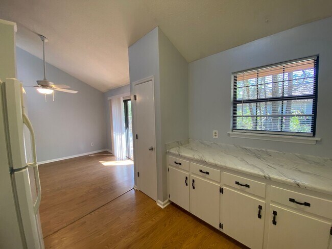Building Photo - 3154 Folsom Rd