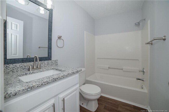 Building Photo - 974 Stewarts Creek Dr