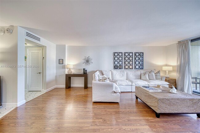 Building Photo - 1111 Crandon Blvd