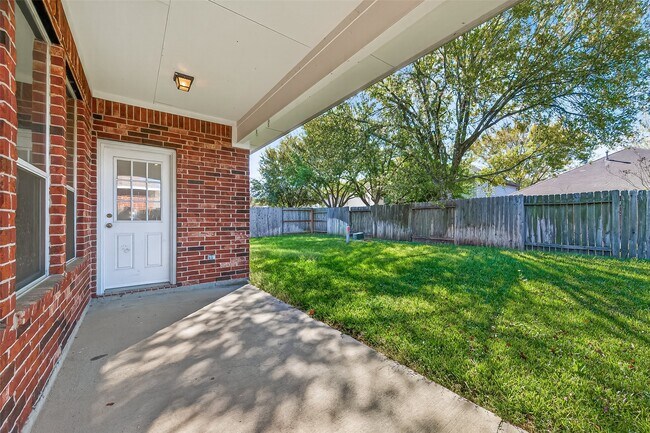 Building Photo - 15318 Bent Twig Way