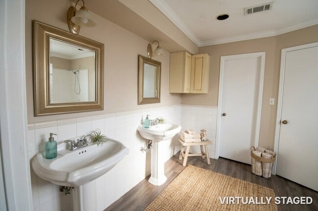 Building Photo - 1806 Cedarwood Ct