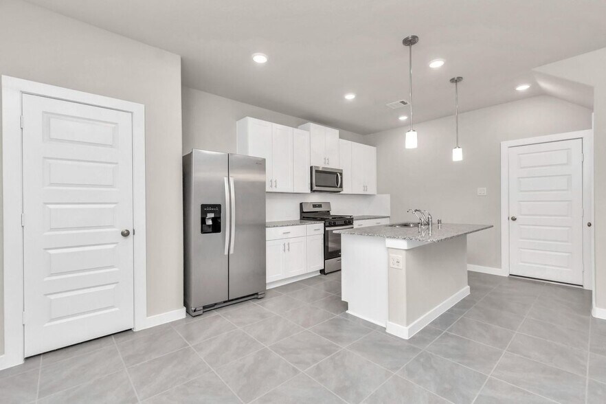 Building Photo - 17407 Bluemink Ln