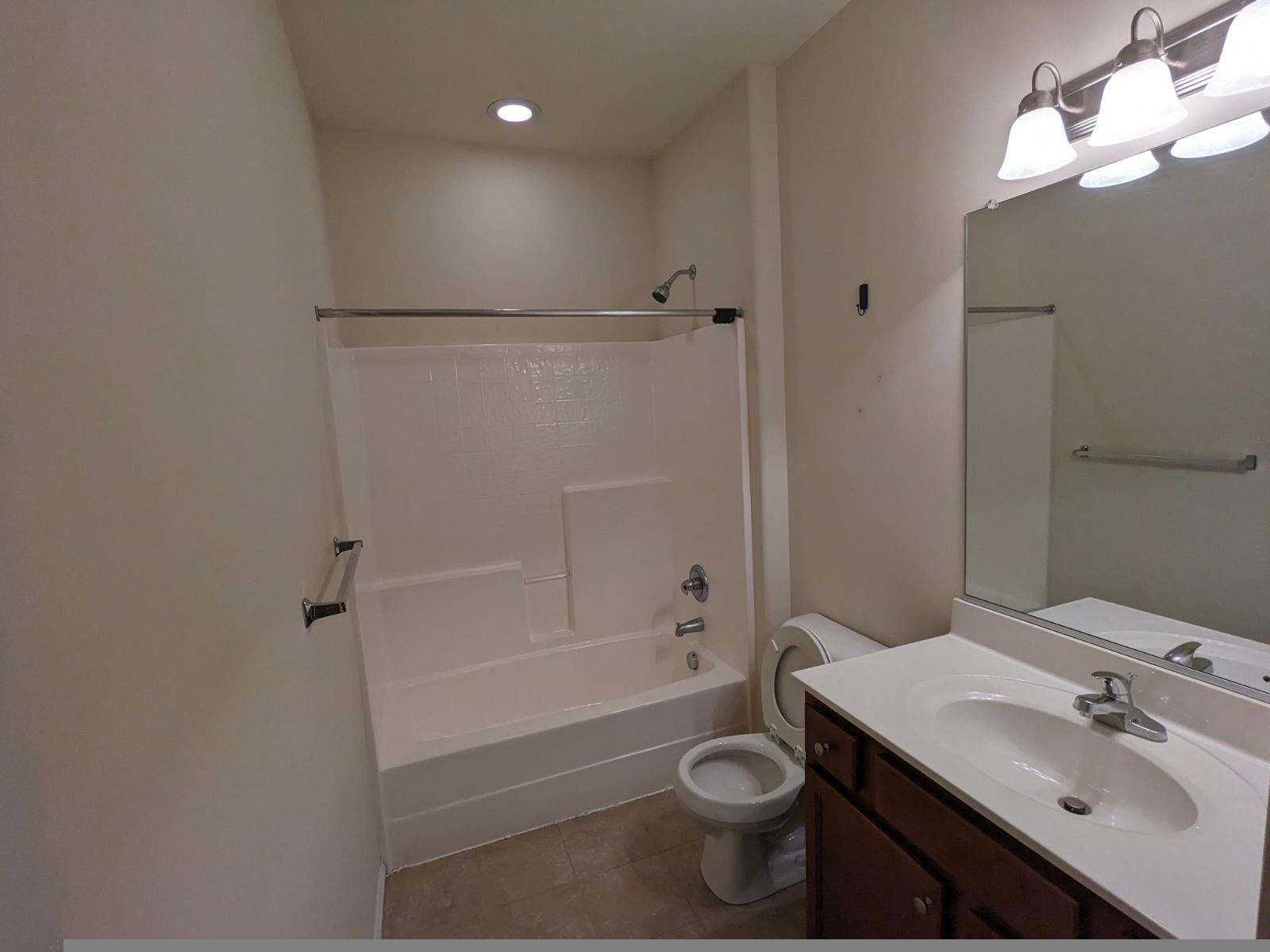 Building Photo - 815 Muth Ln