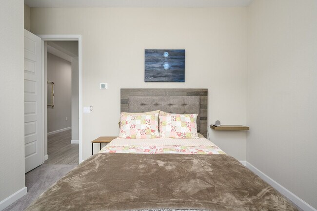 Building Photo - 5972 E Sinclair St