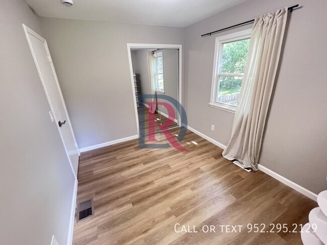 Building Photo - 13702 Country Ln