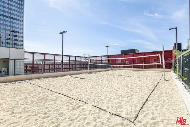 Building Photo - 1100 S Grand Ave