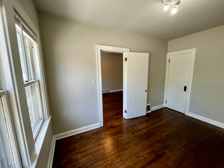 Bedroom #1 - 2477-2479 N Dousman St