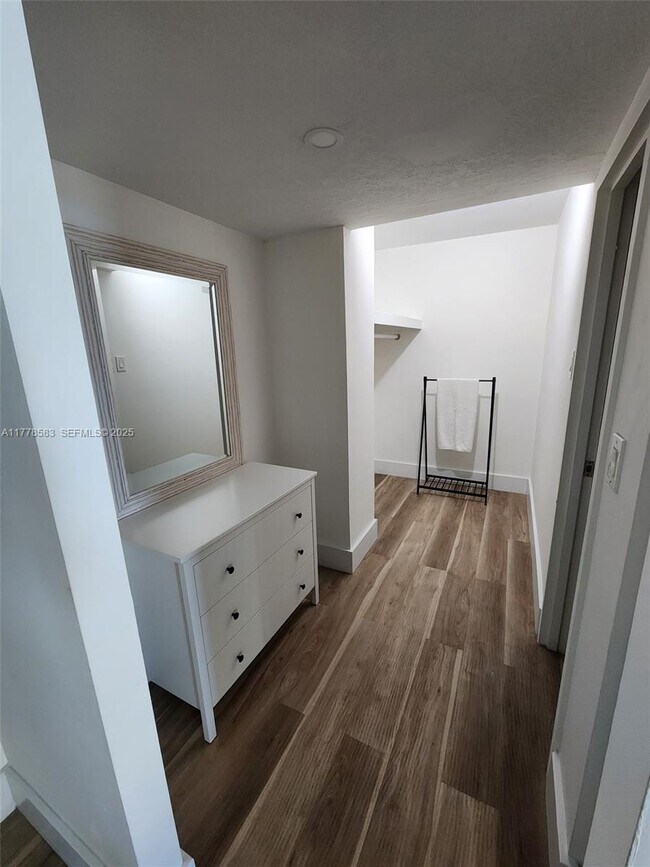 Building Photo - 3180 S Ocean Dr