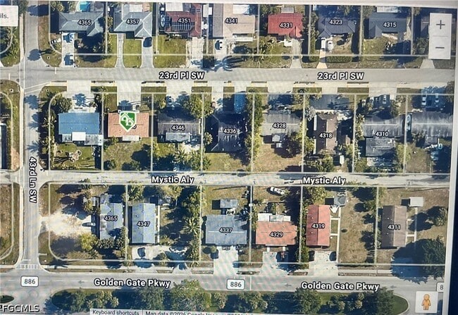 Building Photo - 4356 23rd Pl SW