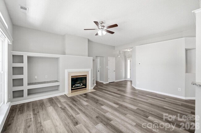 Building Photo - 13931 Dingess Rd