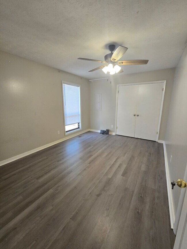 Building Photo - Townhome for rent
