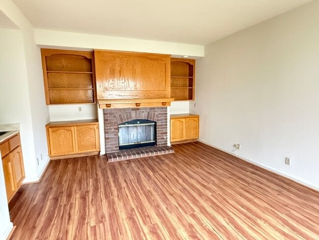 Building Photo - Spacious 3 Bedroom 2.5 Bath Two Story Home in Desirable Almaden Neighborhood