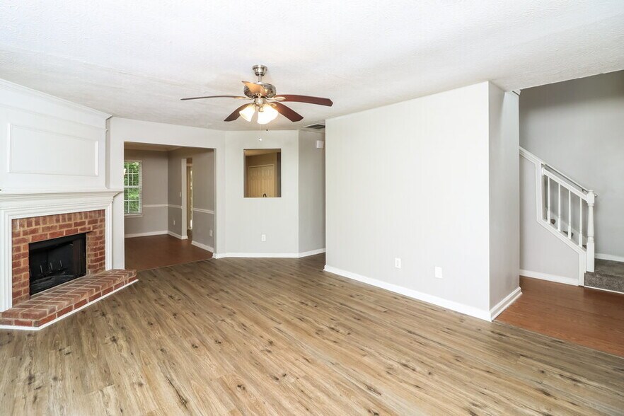 Building Photo - 1347 Ambercrest Way