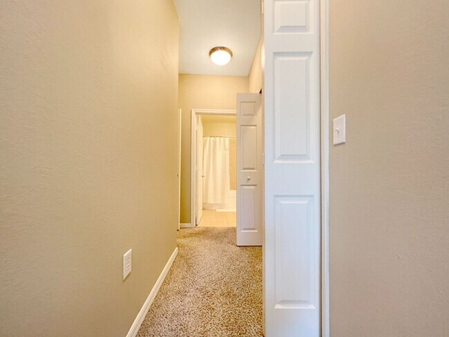 Building Photo - 1770 Bearberry Cir