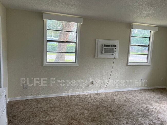 Building Photo - 2205 NE 14th Ave