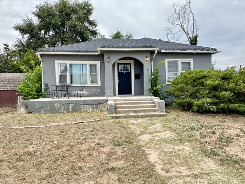 Building Photo - 1423 7th Ave