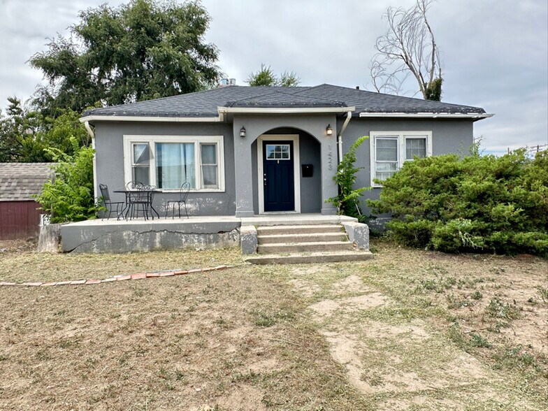 Primary Photo - 1423 7th Ave