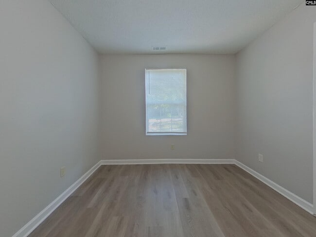 Building Photo - 124 Devonport Dr