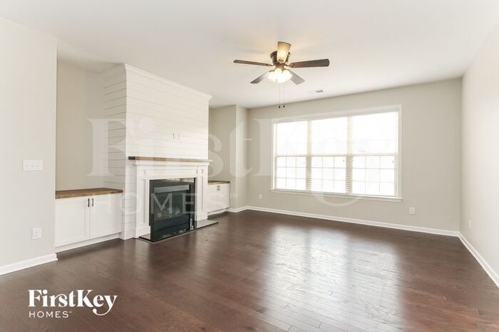 Building Photo - 716 Wood Lily Dr