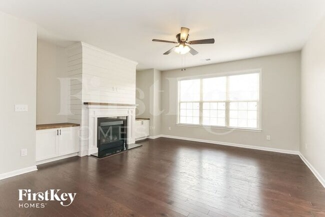 Building Photo - 716 Wood Lily Dr