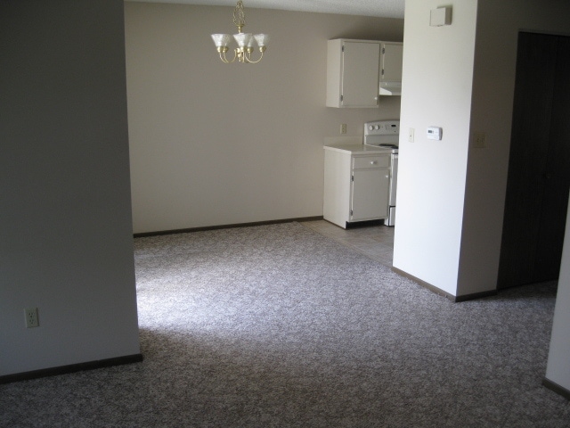 Dining area - 3914-3916 Sturgis Dr