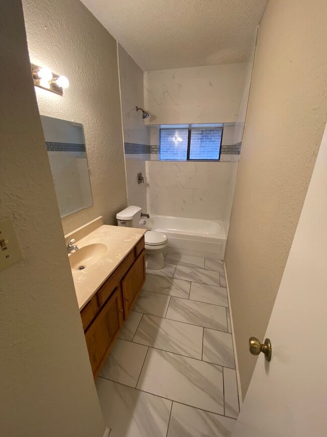 Building Photo - An Affordable and Beautiful Home