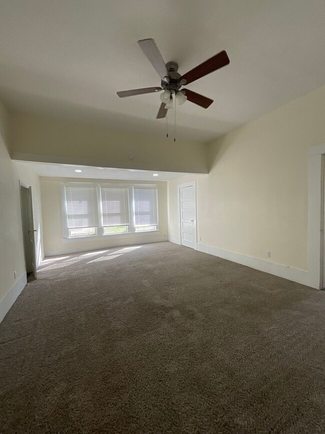 Building Photo - 613 W. First Street