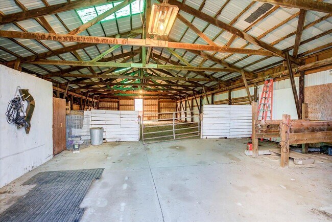 Building Photo - 34 N Union Rd