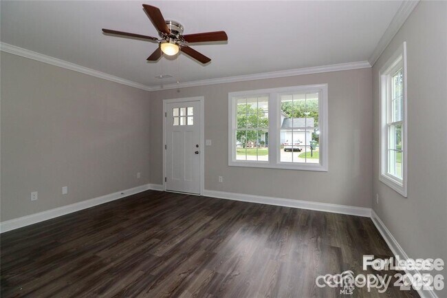 Building Photo - 3967 Newhall Dr NW