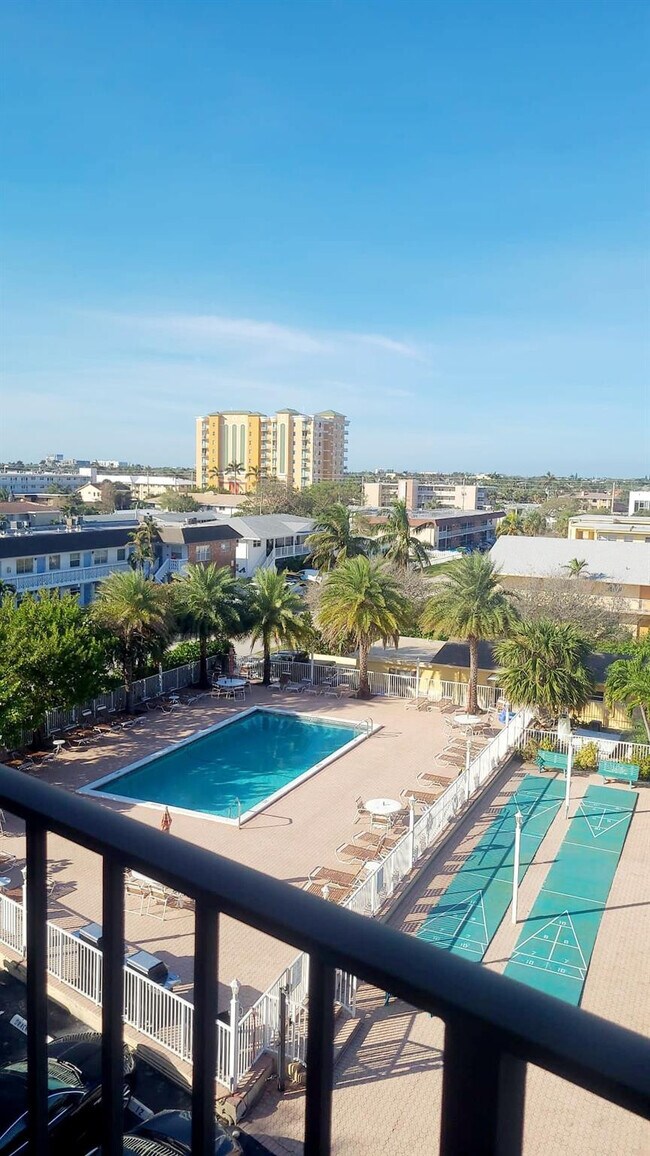 Building Photo - 1009 N Ocean Blvd