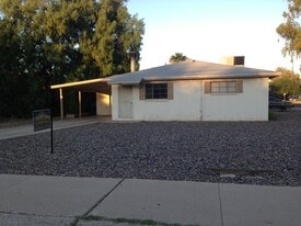 Building Photo - 1200 S Farmer Ave