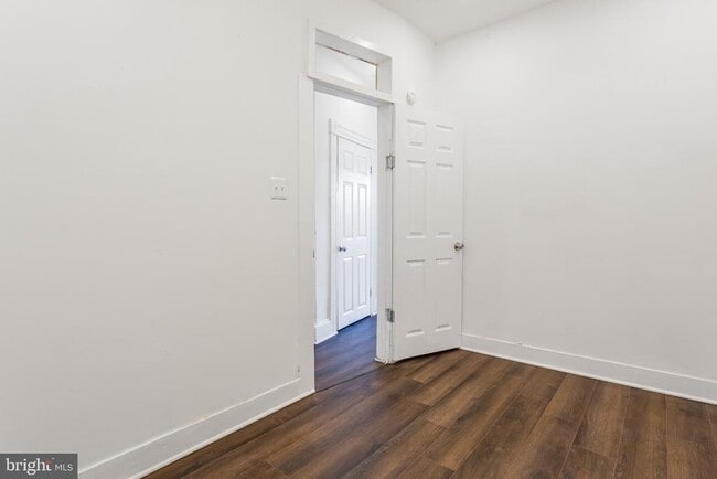 Building Photo - 2212 W Fayette St