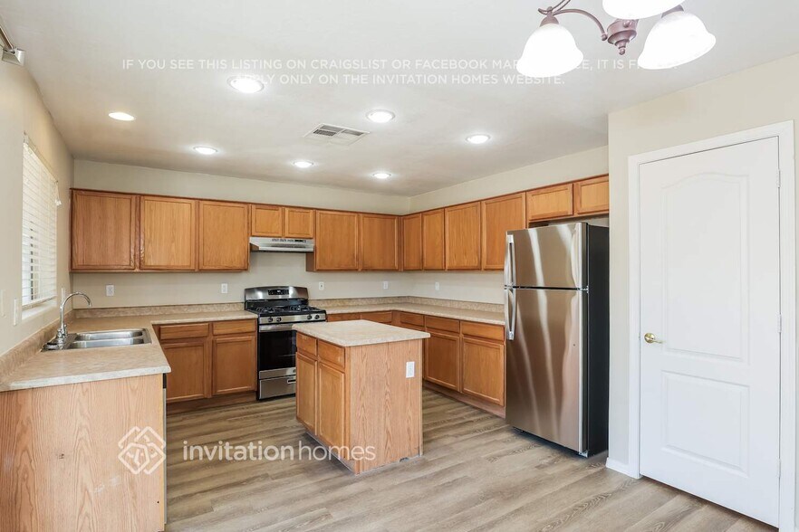 Building Photo - 44119 W Snow Dr